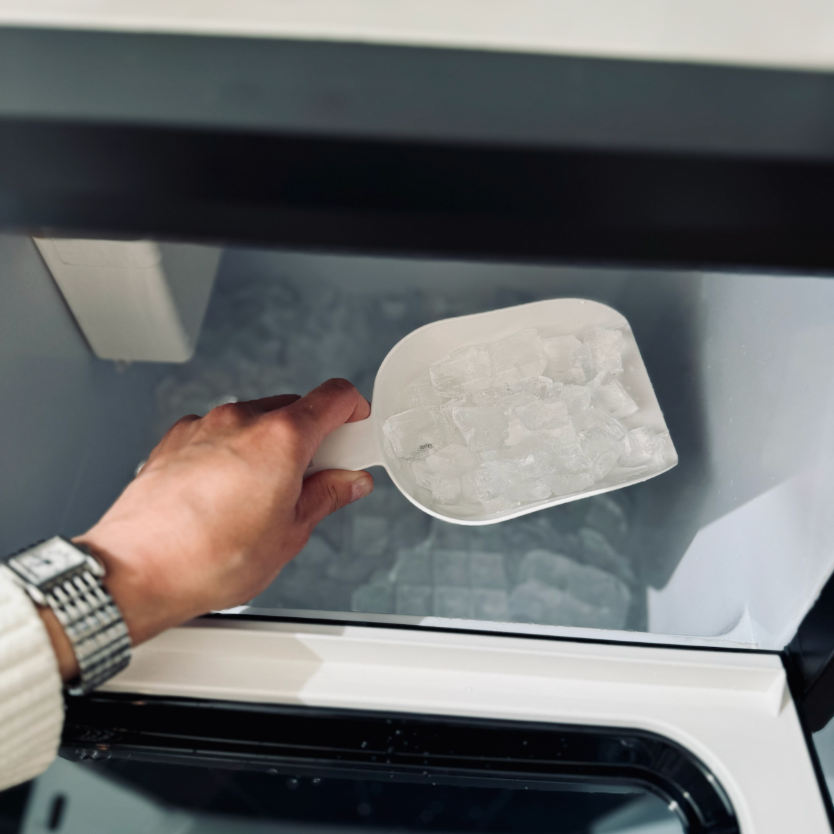 Циано, американо с апельсиновым фрешем или бамбл? Когда офисное утро — действительно доброе! #ciandreamteam | Сетка — социальная сеть от hh.ru