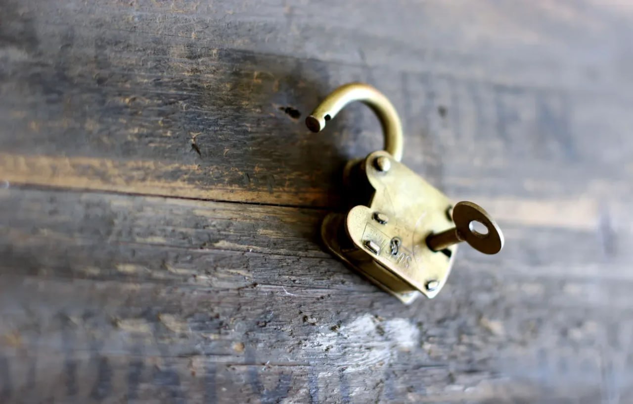 ⏺ Российские криптографы из лаборатории «Криптонит» построили успешную атаку на постквантовую схему электронной подписи pqsigRM
Представленная схема участвовала в дополнительном раунде конкурса станда... | Сетка — социальная сеть от hh.ru