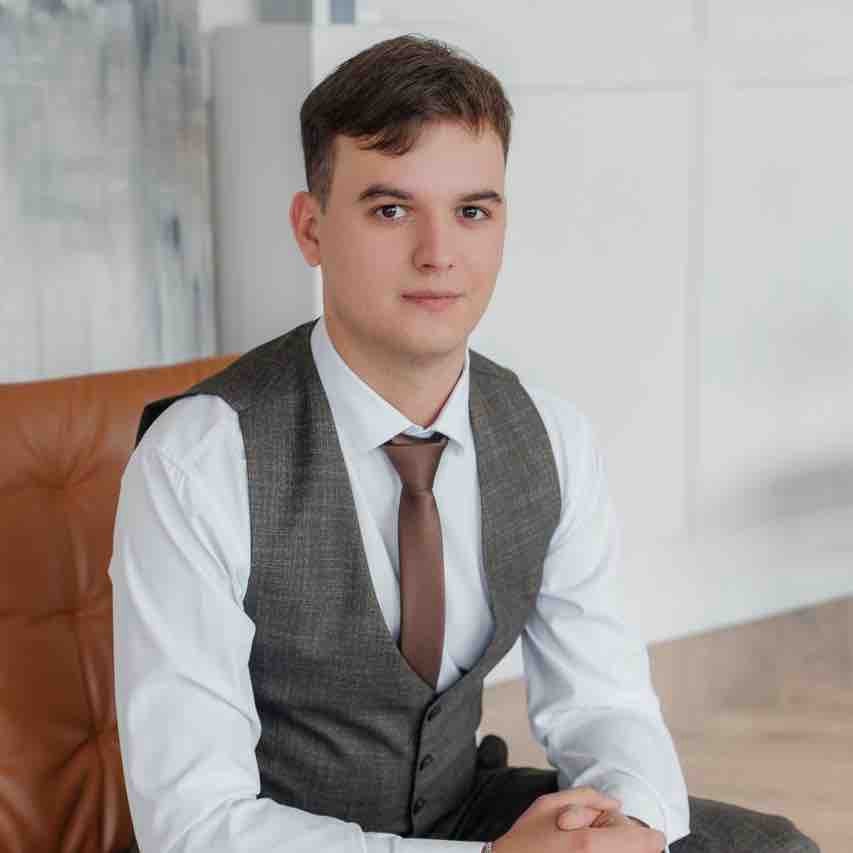 Евгений Сулейманов