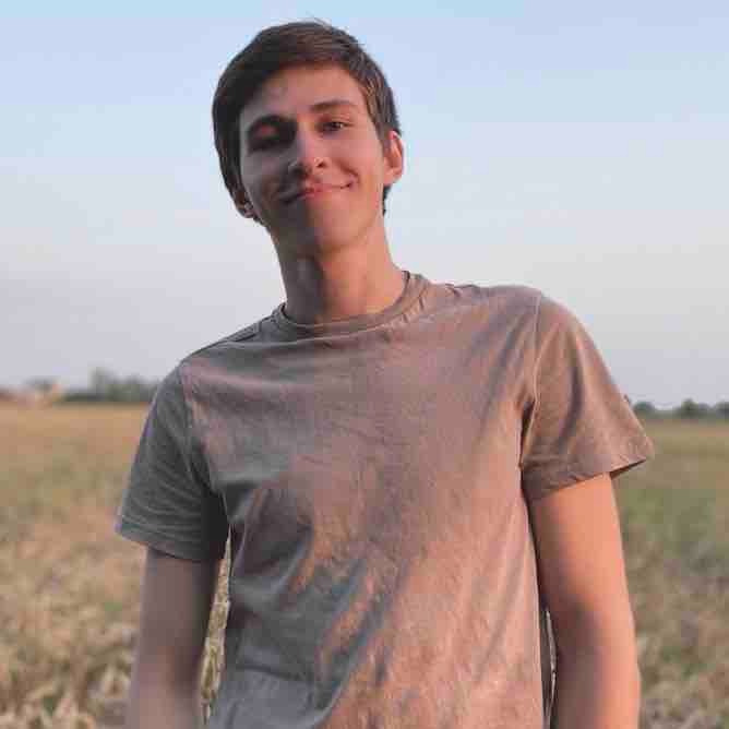 Максим Буценко