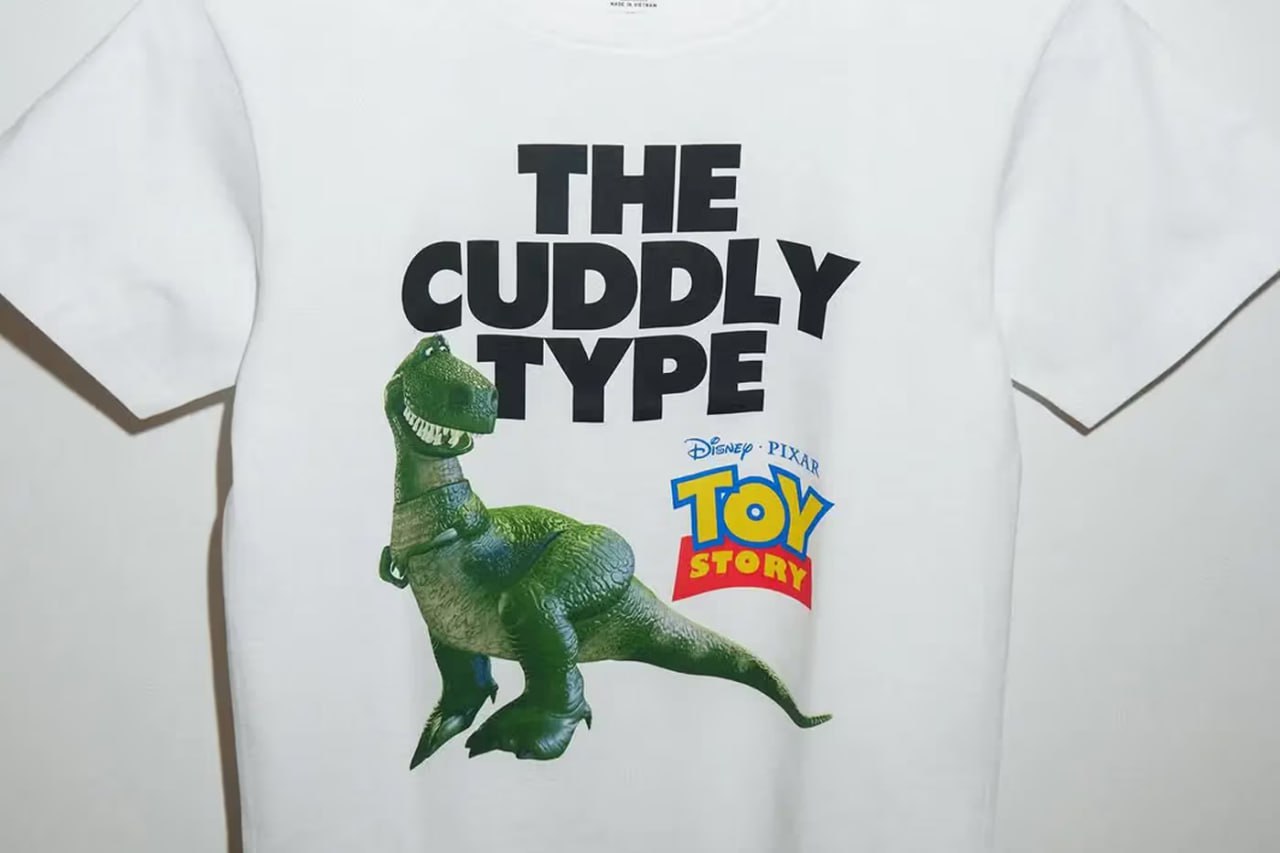 Uniqlo дропнул футболки по «Истории игрушек». Это коллаба с японским художником Косукэ Кавамура. Ностальгическая коллекция появится на прилавках уже в июле.
базз лайтер — главный модник галактики 😌 | Сетка — социальная сеть от hh.ru