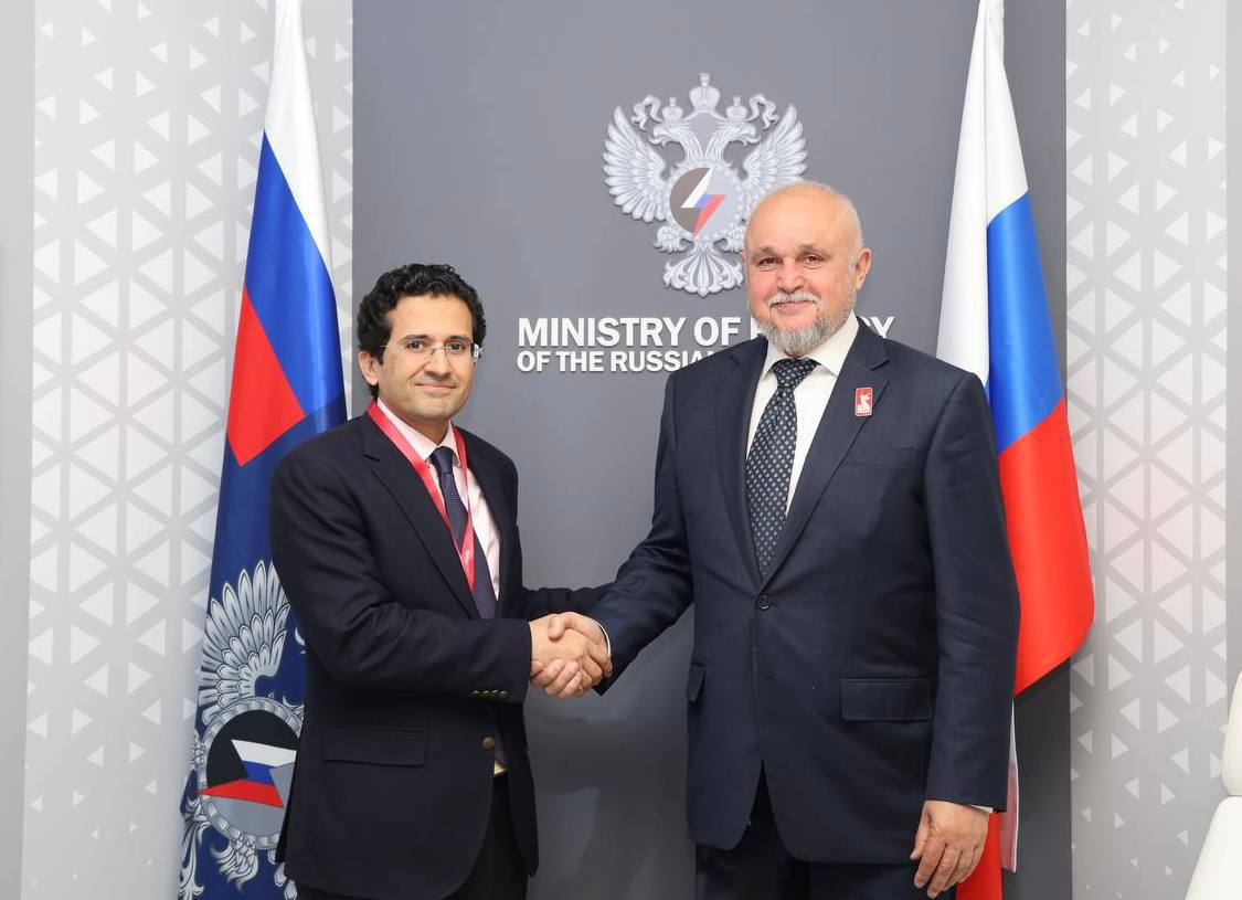 🇷🇺🇵🇰 Сергей Цивилев провёл рабочую встречу с Министром нефти Пакистана Али Перваизом Маликом
Сергей Цивилев и Министр нефти Исламской Республики Пакистан Мухаммад Али Перваиз Малик обсудили перспектив... | Сетка — социальная сеть от hh.ru