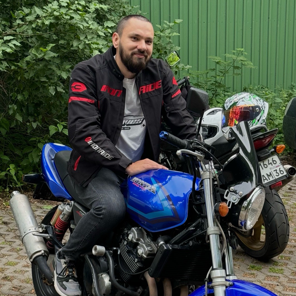 David Ashurov | Сетка — социальная сеть от hh.ru