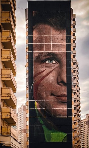 🎨 Музей граффити под открытым небом
Благодаря мастерам стрит-арта из 26 стран мира появилось 50 картин, выполненных в стиле граффити
Самое больше полотно — 60-метровый портрет Юрия Гагарина😍
📍Микрорай... | Сетка — социальная сеть от hh.ru