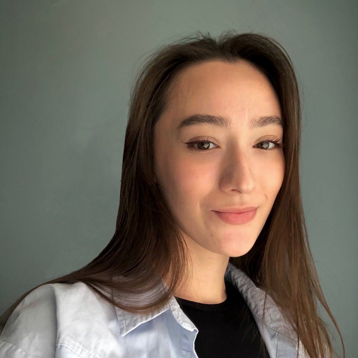 Ангелика Манжилей