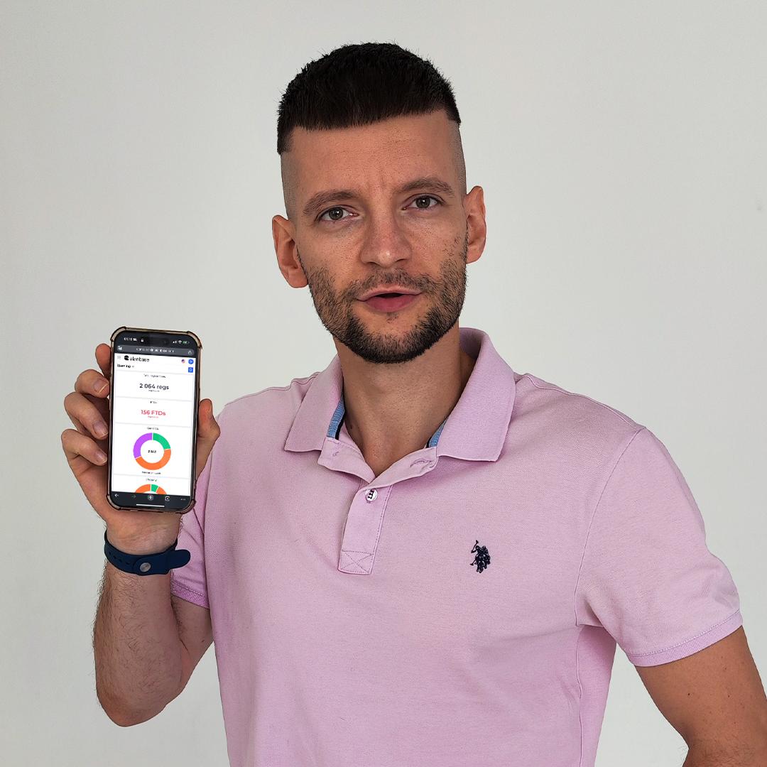 💡 Главное в B2B-сегменте — адаптация под запросы клиента!
Об этом мы общались с СРО Alanbase* Артуром Юлбарисовым | Сетка — социальная сеть от hh.ru