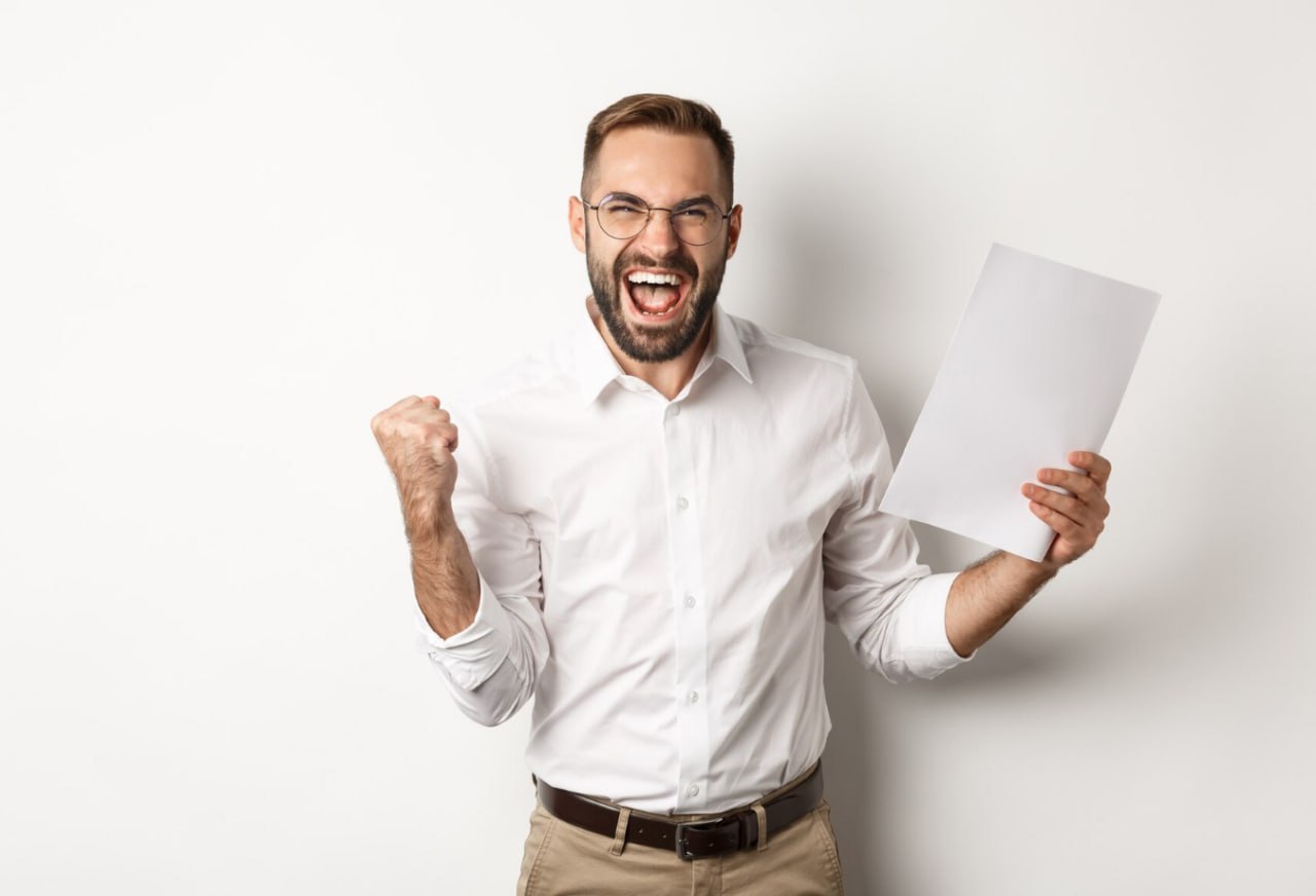 Как я опоздал на собеседование и всё равно получил оффер
🎯 Ситуация:
Четверг, 9:15 утра. Я еду на важное собеседование в крутую IT-компанию. Навигатор показывает +5 минут к пути — успеваю. Но.. | Сетка — социальная сеть от hh.ru