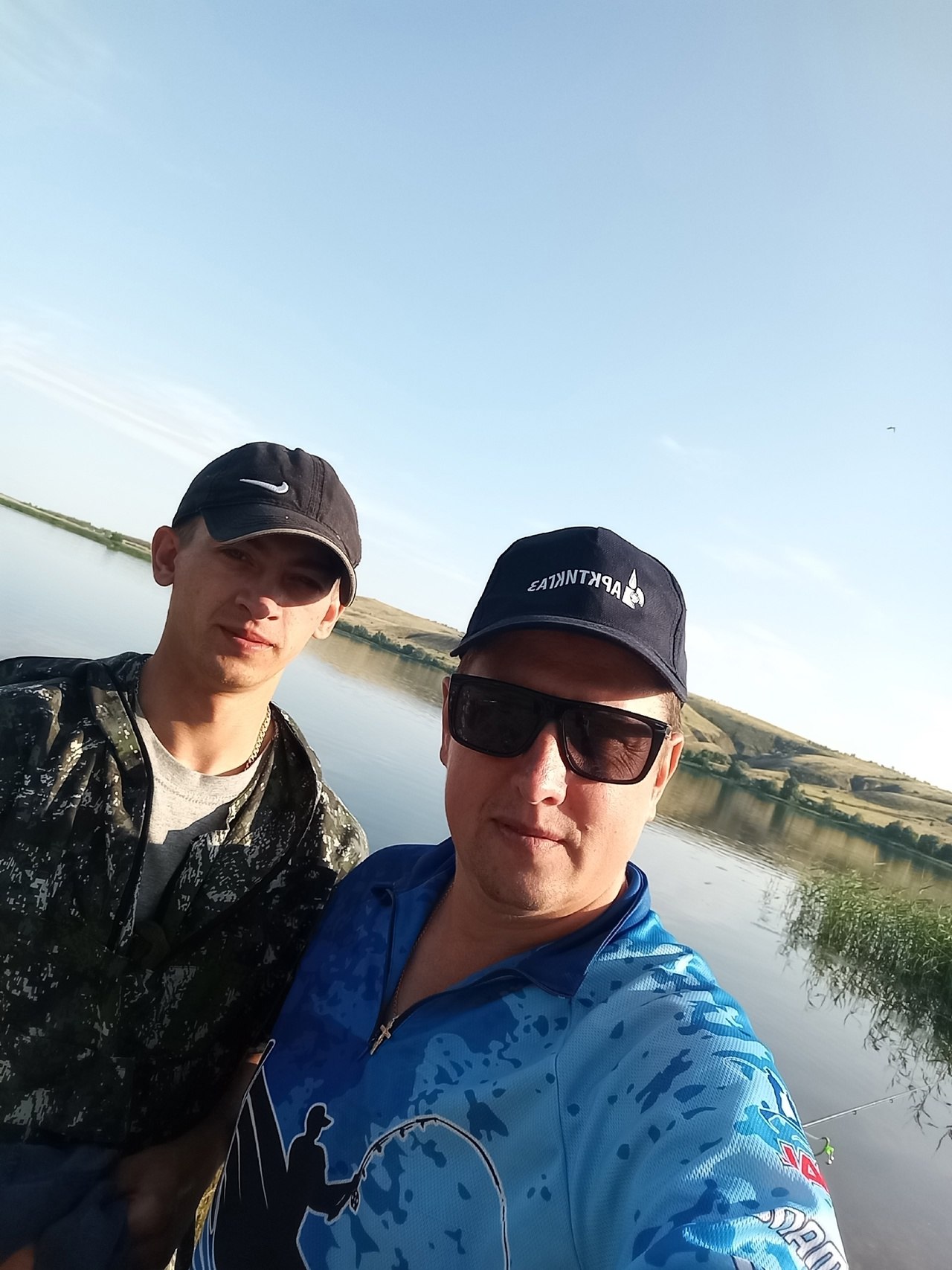 Приветствую, друзья. Вчера посетили с товарищем залив Волгоградского водохранилища, а точнее залив Горный Балыклей. Ловил на фидера.
Насадка все по классике червь и опарыш, а да ещё и кукуруза | Сетка — социальная сеть от hh.ru