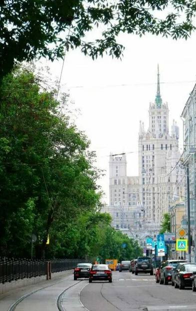 🗣Бесплатные экскурсии по Москве
🔸22 июня 13:00-15:00 (Великолепная Никольская)
📍м. «Пл. Революции», «Театральная» — выход №10
Регистрация
🔸22 июня 13:00-15:00 (От Петра Великого до наших дней | Сетка — социальная сеть от hh.ru