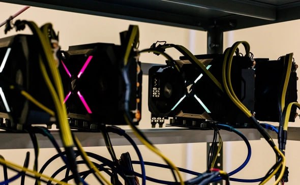 ⏺ «Россети» обсуждают с «Ростелекомом» и МТС модель выявления незаконного майнинга
В настоящий момент компания прорабатывает вопрос выявления незаконного майнинга с операторами, поскольку они могут ув... | Сетка — социальная сеть от hh.ru