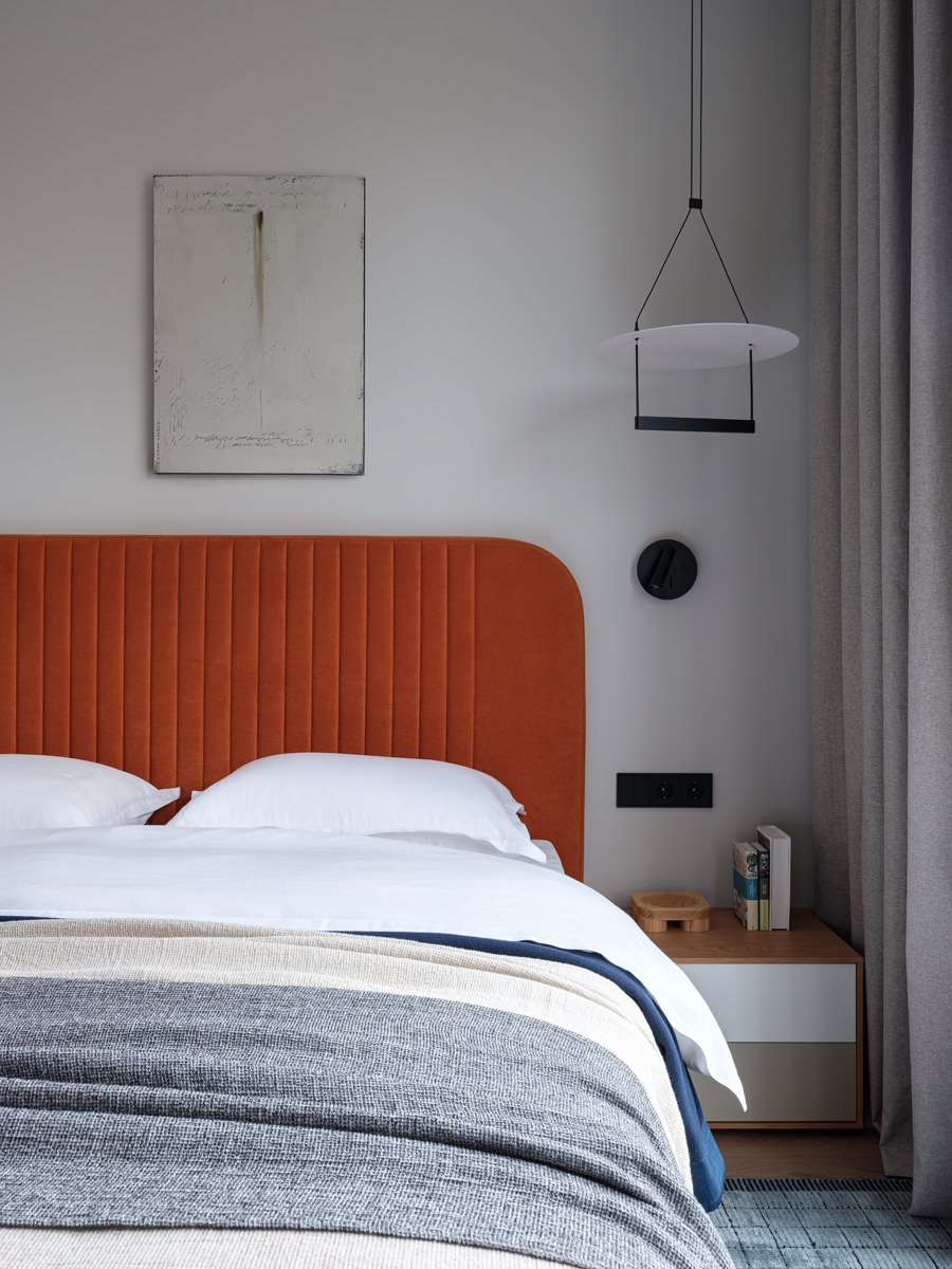 Много воздуха, выверенная геометрия и колоритный протагонист — интерьер для клиента из кинематографа по проекту дизайнера Маргариты Бабкиной. Смотрите на сайте wajournal | Сетка — социальная сеть от hh.ru