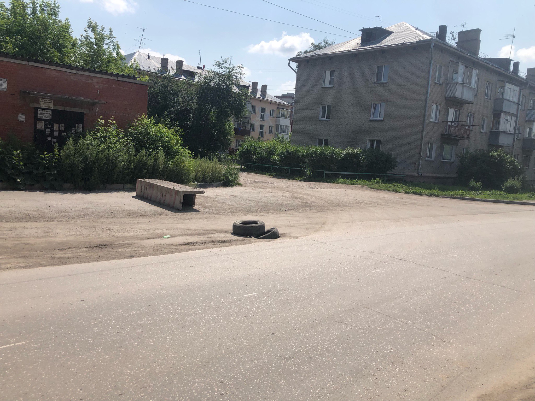 Еще один объект «безопасности» по Обскому стилю.
В нескольких метрах от отремонтированной хваленой дороги.
http://vk.com/ob.gorod?w=wall-100380192525356 | Сетка — социальная сеть от hh.ru