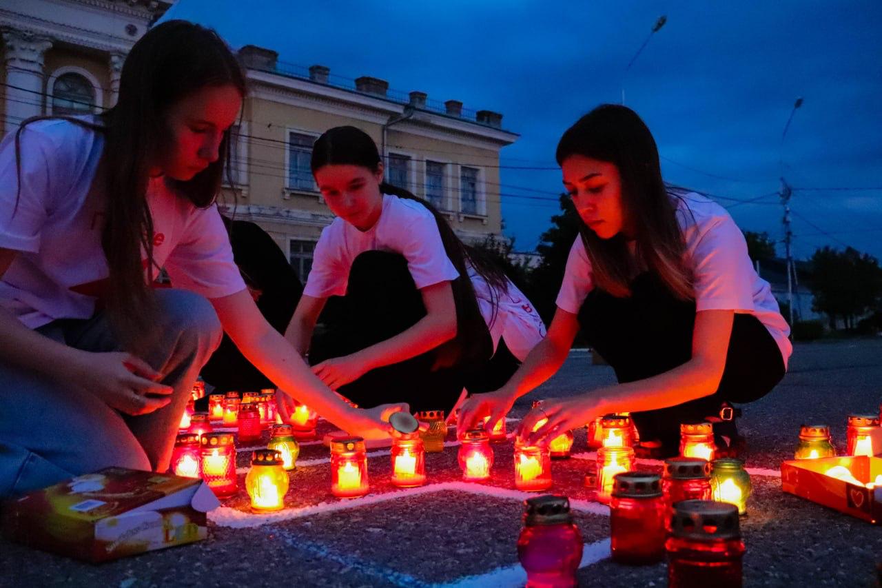 На Прикумье прошла акция «Огни памяти»
22 июня — одна из самых трагических дат в истории России. В этот день началась Великая Отечественная война | Сетка — социальная сеть от hh.ru