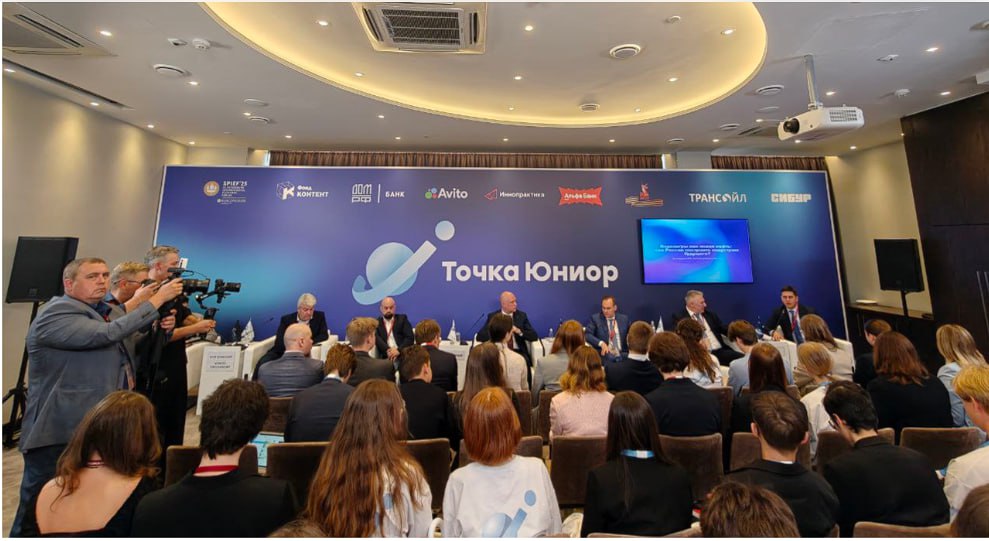 ⏺ ИРИ увеличивает финансирование отечественного геймдева: в 2025-2027 годах на поддержку игр планируется выделить 3,4 млрд рублей
«Одна из глобальных тенденций, которую мы наблюдаем – стагнация ААА-се... | Сетка — социальная сеть от hh.ru