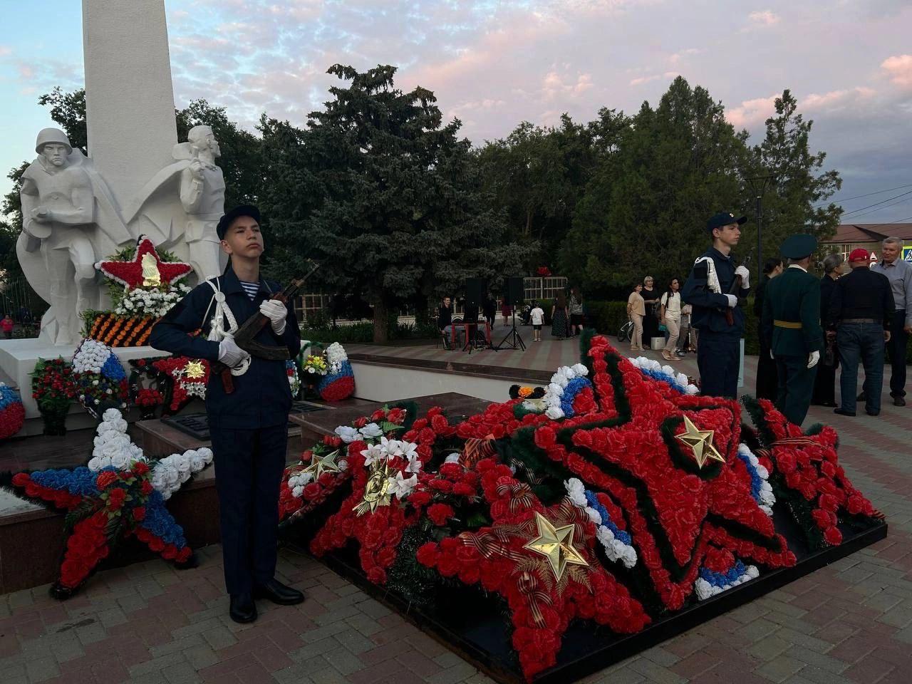 В Светлограде 21 июня почтили память погибших в годы войны земляков
В годы Великой Отечественной войны население Ставропольского края подверглось геноциду | Сетка — социальная сеть от hh.ru