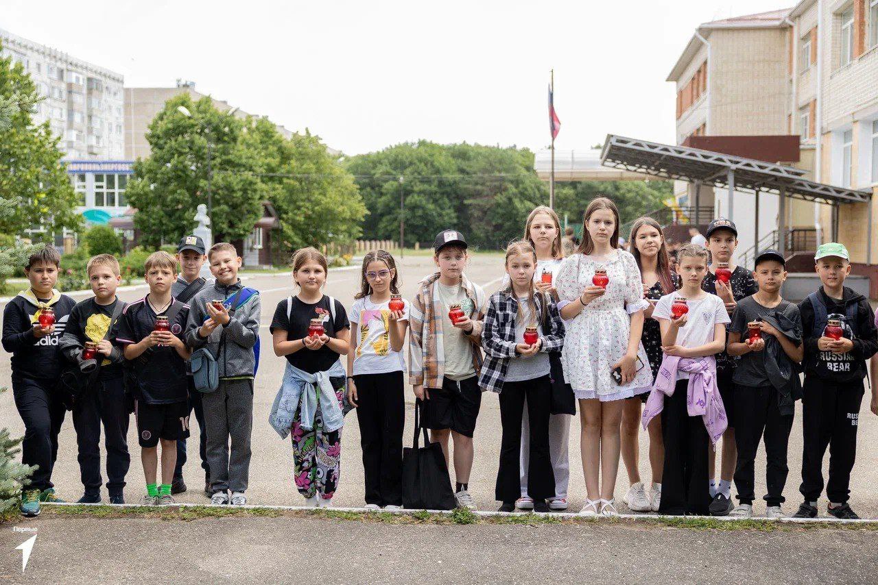 Молодежь из «Движения Первых» вспоминает героев со всем Ставропольем 🙏
22 июня ребята со всего региона отдали дань уважения павшим в Великой Отечественной войне | Сетка — социальная сеть от hh.ru