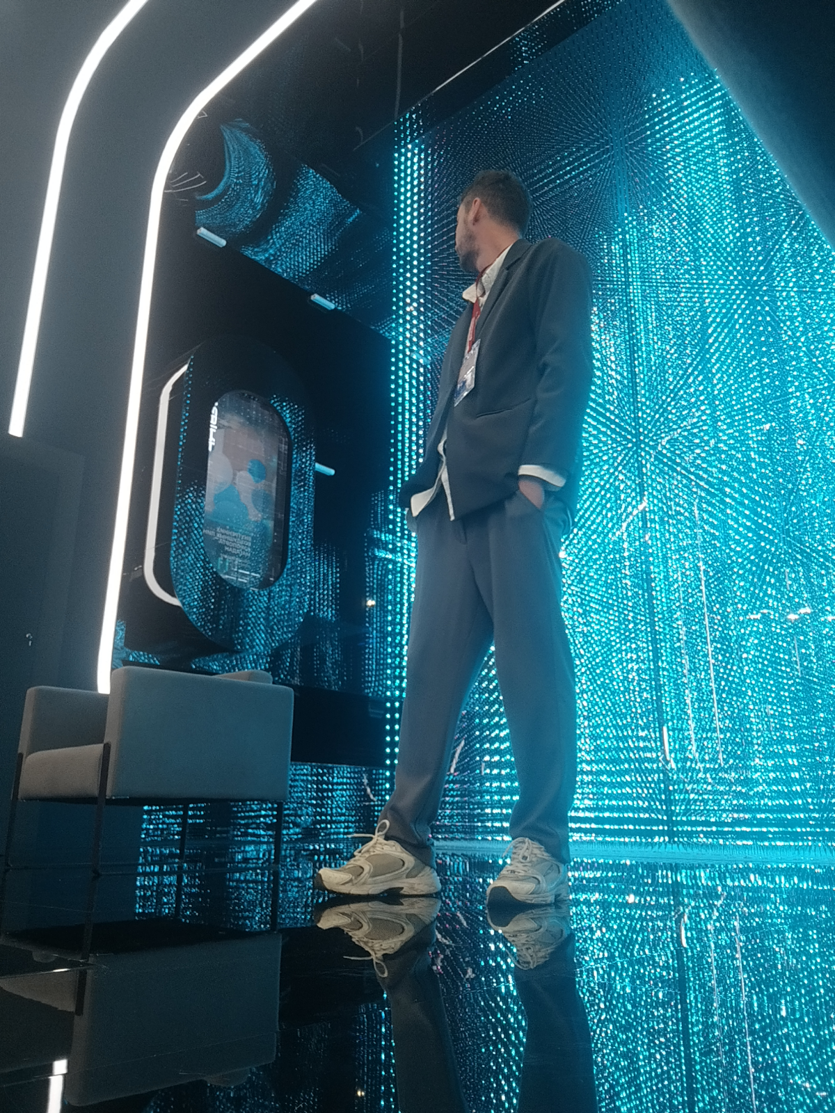 ПМЭФ 2025 | Сетка — социальная сеть от hh.ru