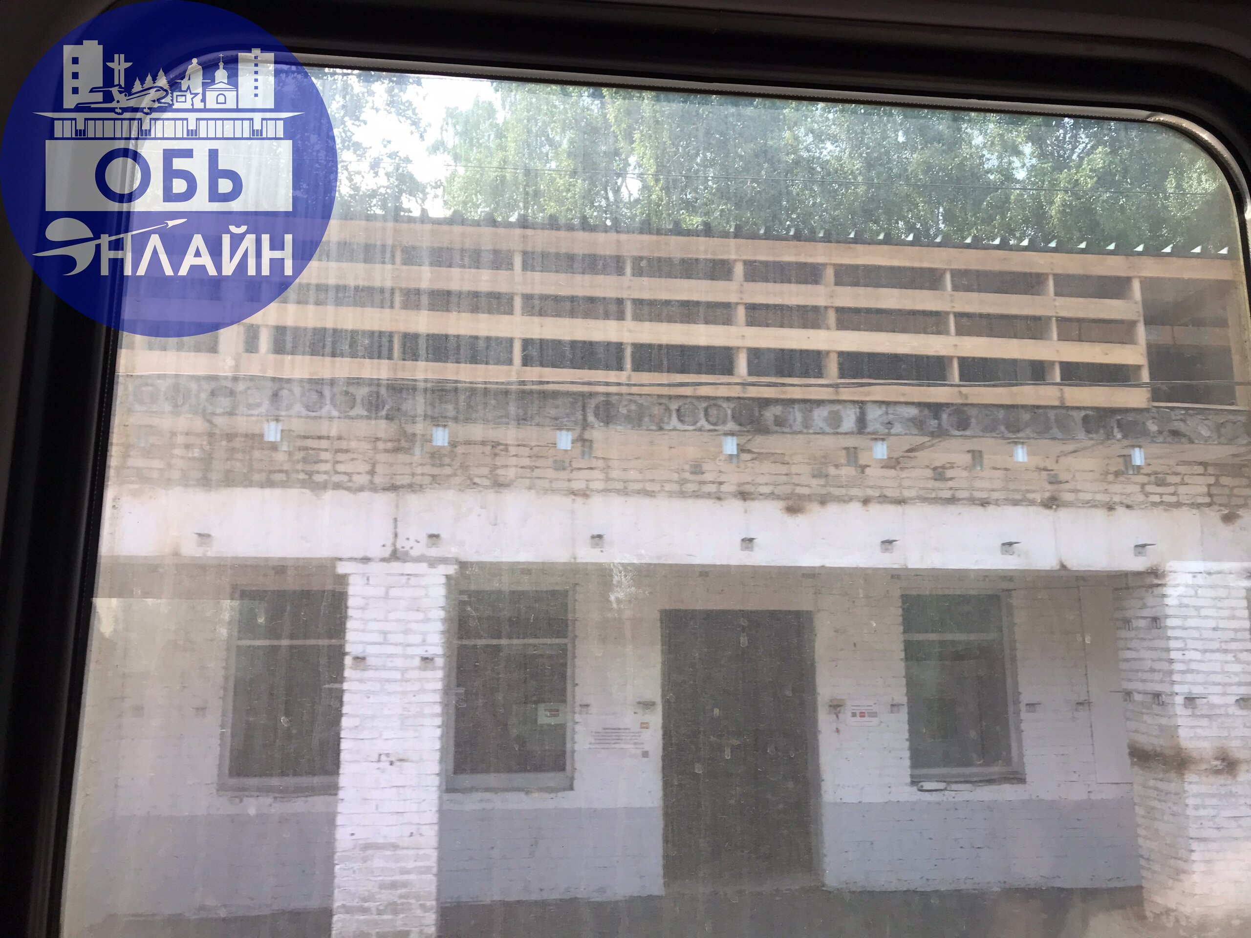 ↗ Так бодро начали переделывать коробку без окон и дверей на о.п. Аэрофлот в полноценную станцию. И…вдруг остановились. Ни работ, ни работников, ни инструмента. А что случилось?
vk | Сетка — социальная сеть от hh.ru
