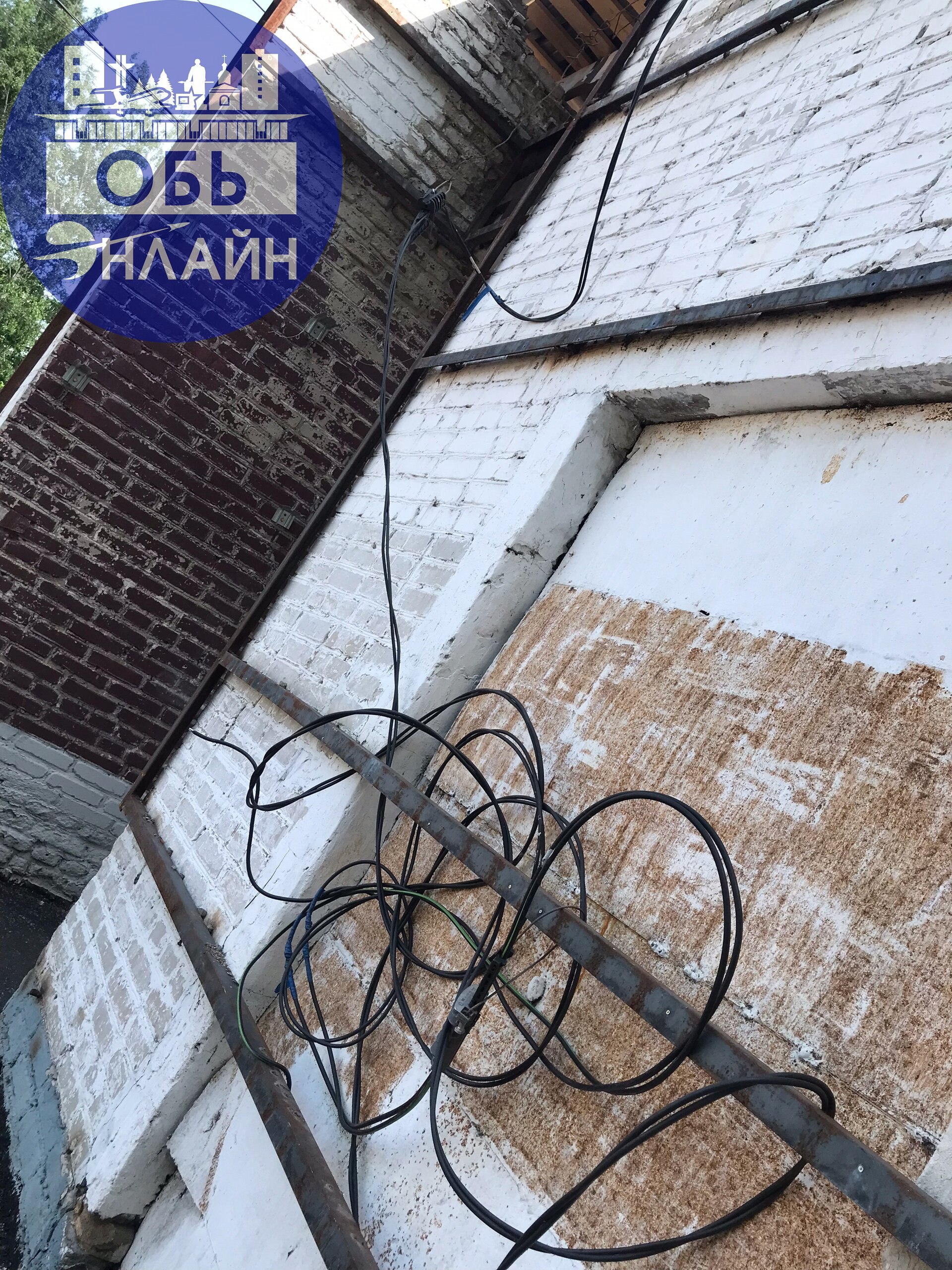 ↗ Так бодро начали переделывать коробку без окон и дверей на о.п. Аэрофлот в полноценную станцию. И…вдруг остановились. Ни работ, ни работников, ни инструмента. А что случилось?
vk | Сетка — социальная сеть от hh.ru