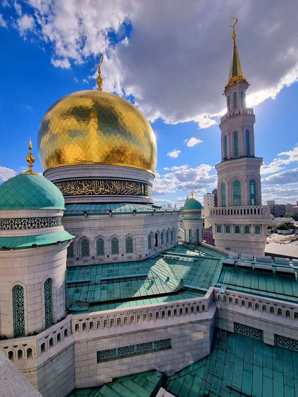 Летние экскурсии по Москве
📍Соборная мечеть — восточный шедевр Москвы
Вы оцените необыкновенную красоту внутреннего убранства мечети и ее фасада, познакомитесь ближе с мусульманской культурой, а также... | Сетка — социальная сеть от hh.ru