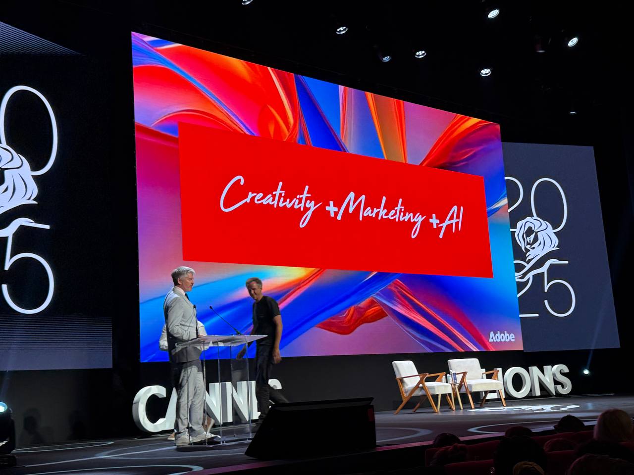 Подведем итоги Cannes Lions 2025 в пяти постах. Готовы?
Каждый год Cannes Lions показывает, в какую сторону движется индустрия - не на уровне инструментов, а на уровне мышления | Сетка — социальная сеть от hh.ru