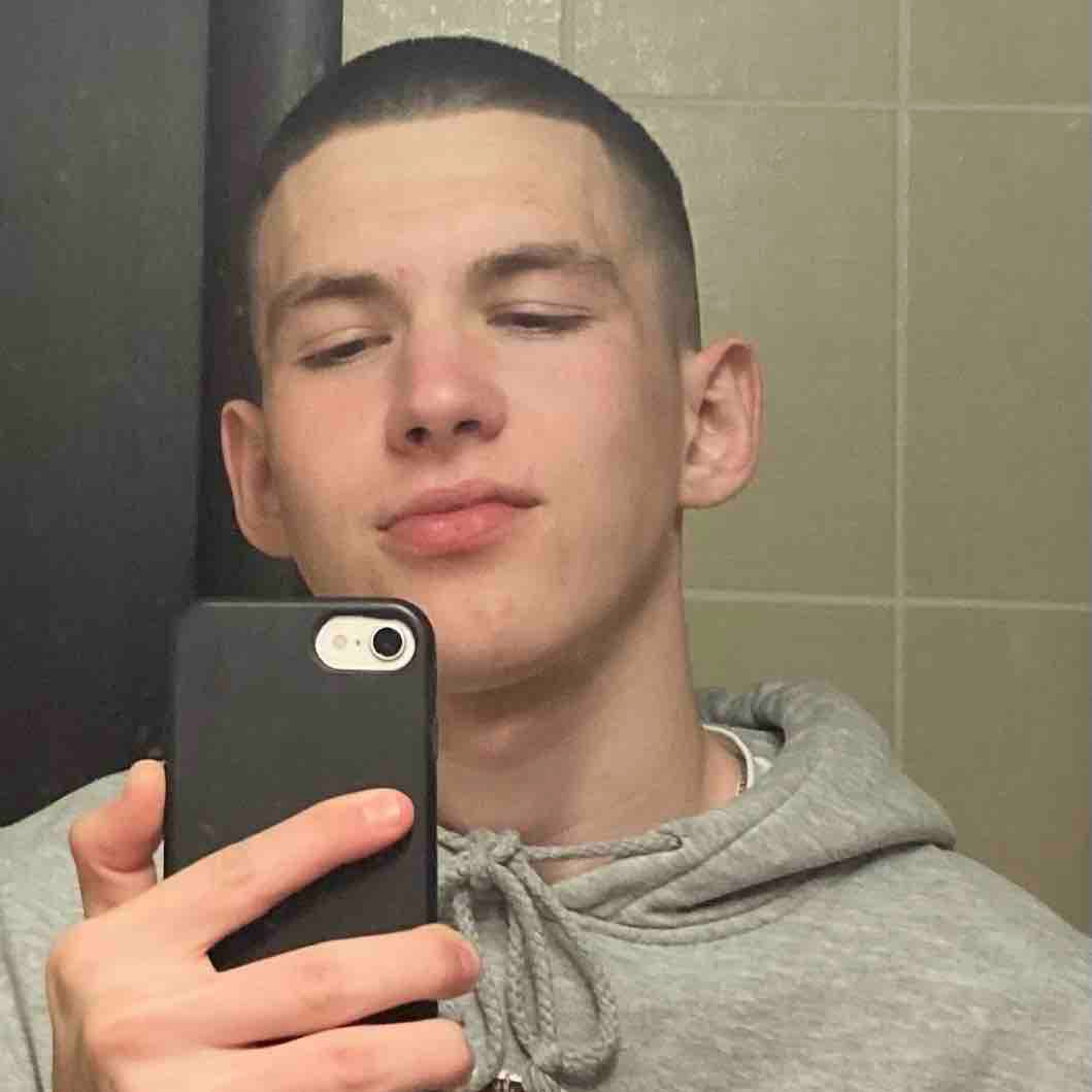 Илья Сухарев