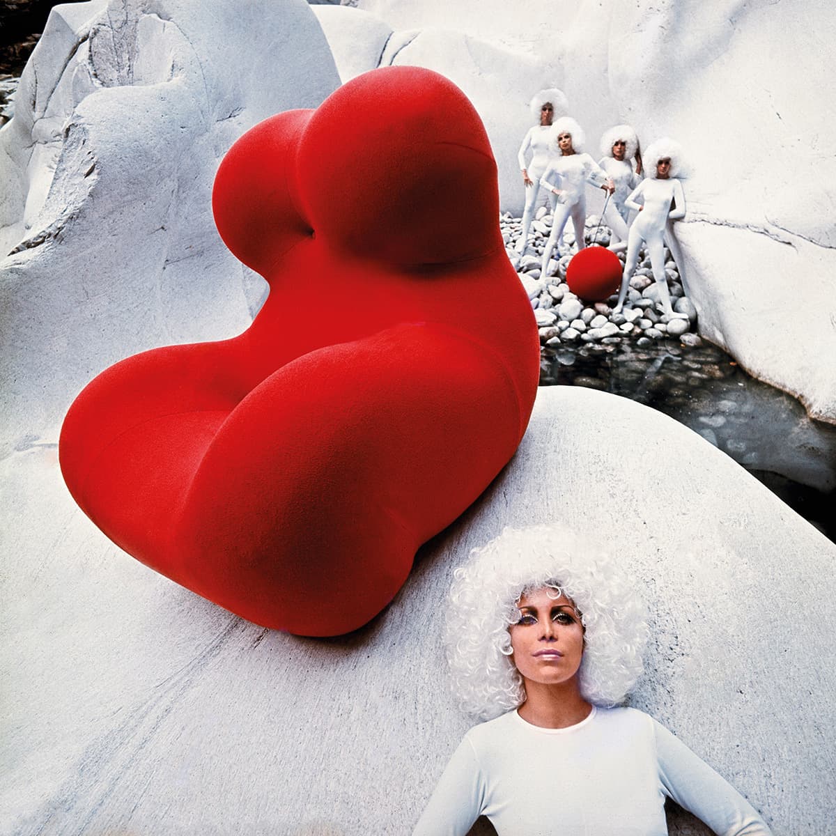 Вполне справедливо мнение, что итальянскую мебель прославили вовсе не идеальные диваны, а движение «радикального дизайна» — одной из его ярчайших звезд был маэстро Гаэтано Пеше, мягкие работы которого... | Сетка — социальная сеть от hh.ru