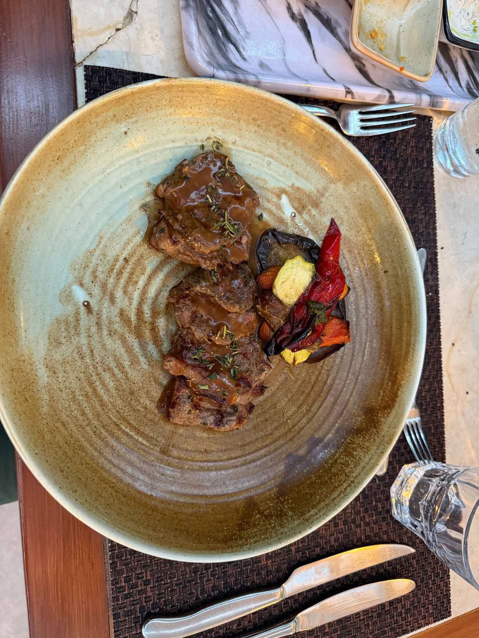 Отличное завершение отпуска прекрасным ужином! 🍽️ 
К моему сожалению, только в последний день узнал, что можно было брать текилу | Сетка — социальная сеть от hh.ru