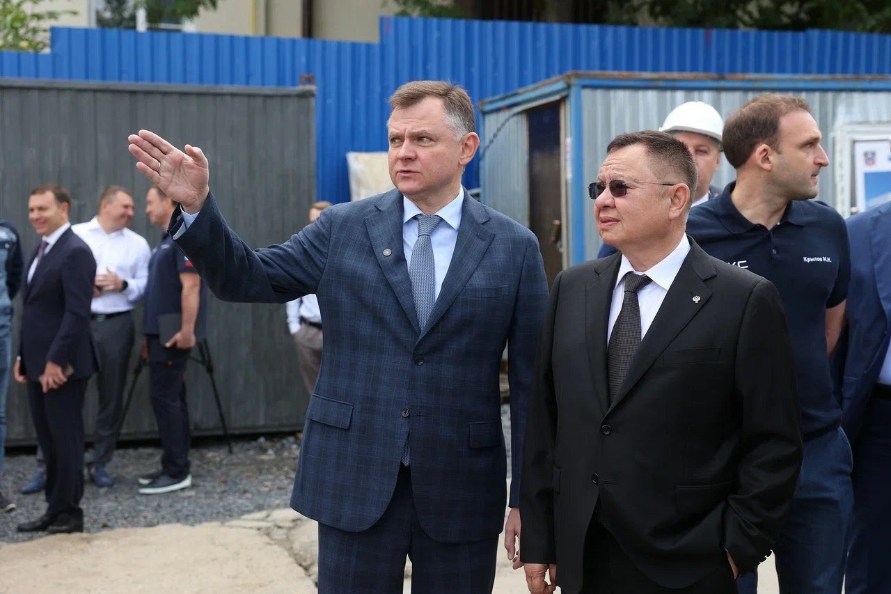 В ходе рабочего визита в Ростовскую область Глава Минстроя России Ирек Файзуллин ознакомился с ходом строительства и реконструкции социальных объектов
🏗️ Совместно с врио губернатора Ростовской област... | Сетка — социальная сеть от hh.ru