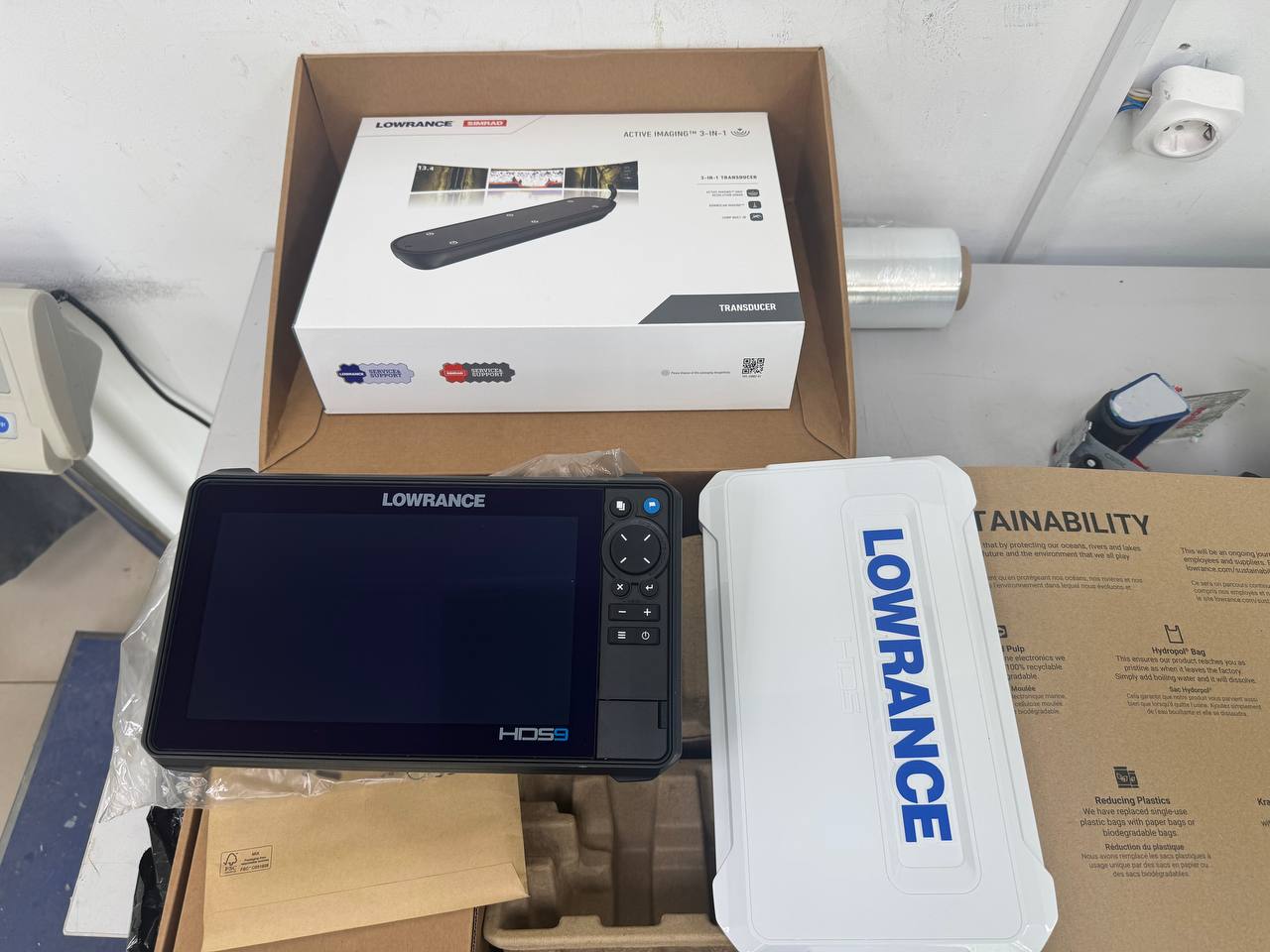Отгружаем картплоттер от торговой марки Lowrance модель HDS 9 PRO с датчиком Active imagine 3-1 HD 🔥•прошивка: 25 | Сетка — социальная сеть от hh.ru