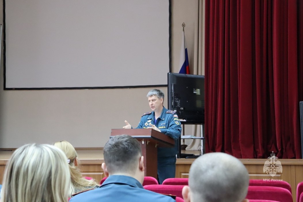 24 июня 2025 года в институте проведено занятие в рамках служебной подготовки с личным составом по разъяснению требований Кодекса чести сотрудника МЧС России и Кодекса этики и служебного поведения гос... | Сетка — социальная сеть от hh.ru