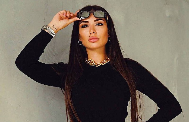 Криптоблогера Валерию Федякину, известную как «Битмама» приговорили к семи годам общего режима.
Суд признал ее виновной в особо крупном мошенничестве. Битмама была задержана в 2023 году | Сетка — социальная сеть от hh.ru