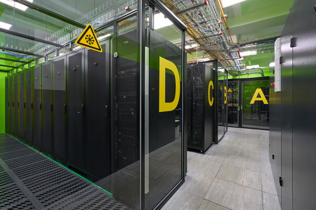3data обновила московский дата-центр «М8»
Компания 3data завершила модернизацию дата-центра «М8» на севере Москвы, что позволило высвободить около 15 % дополнительной мощности для клиентов | Сетка — социальная сеть от hh.ru