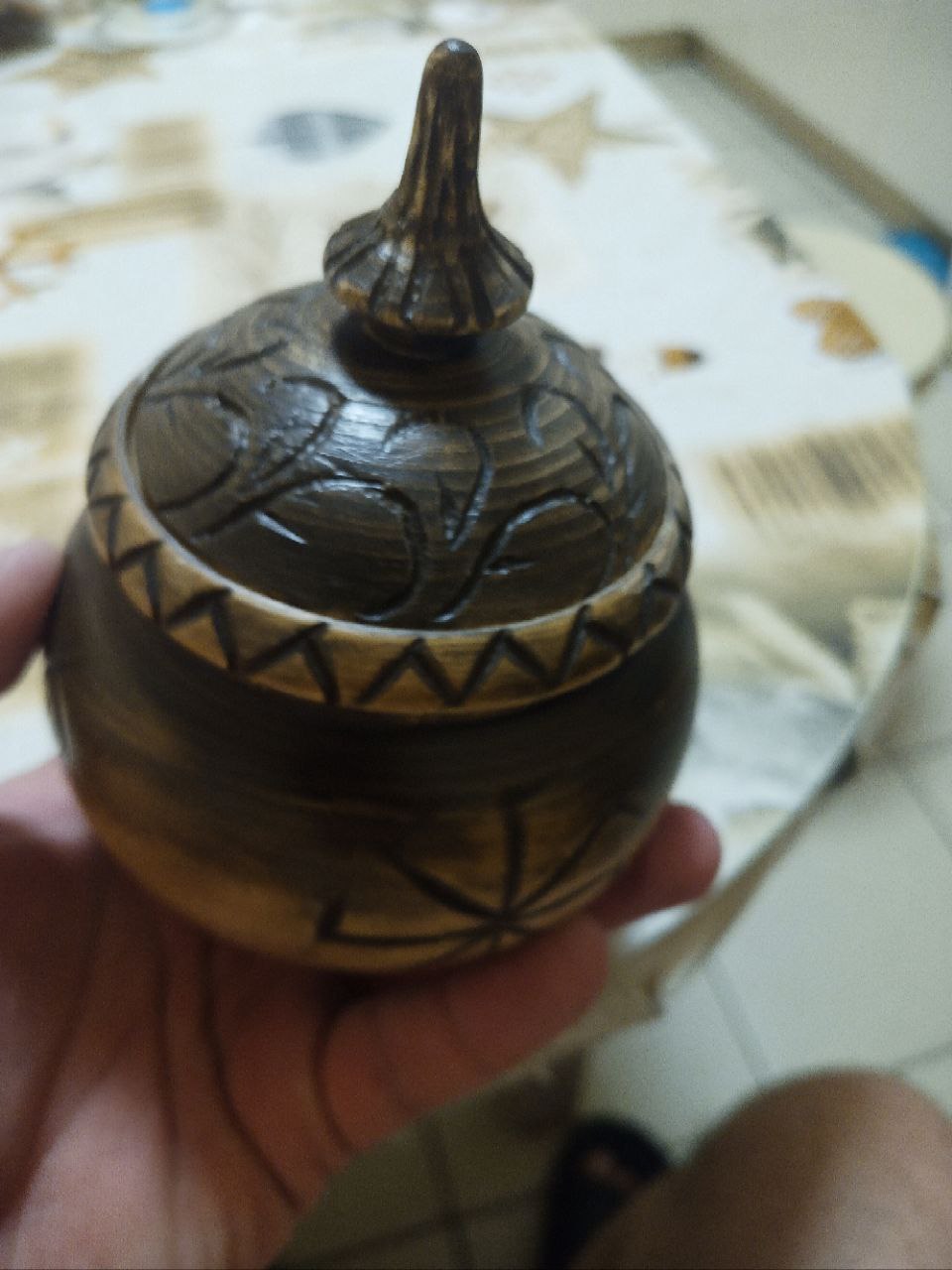 Продолжение сегодняшнего поста о солонке: теперь речь пойдет первопричине - сахарнице! 
Конечно же, грех было бы не поделиться фотографиями самой сахарницы, оформленной в аутентичном славянском стиле | Сетка — социальная сеть от hh.ru