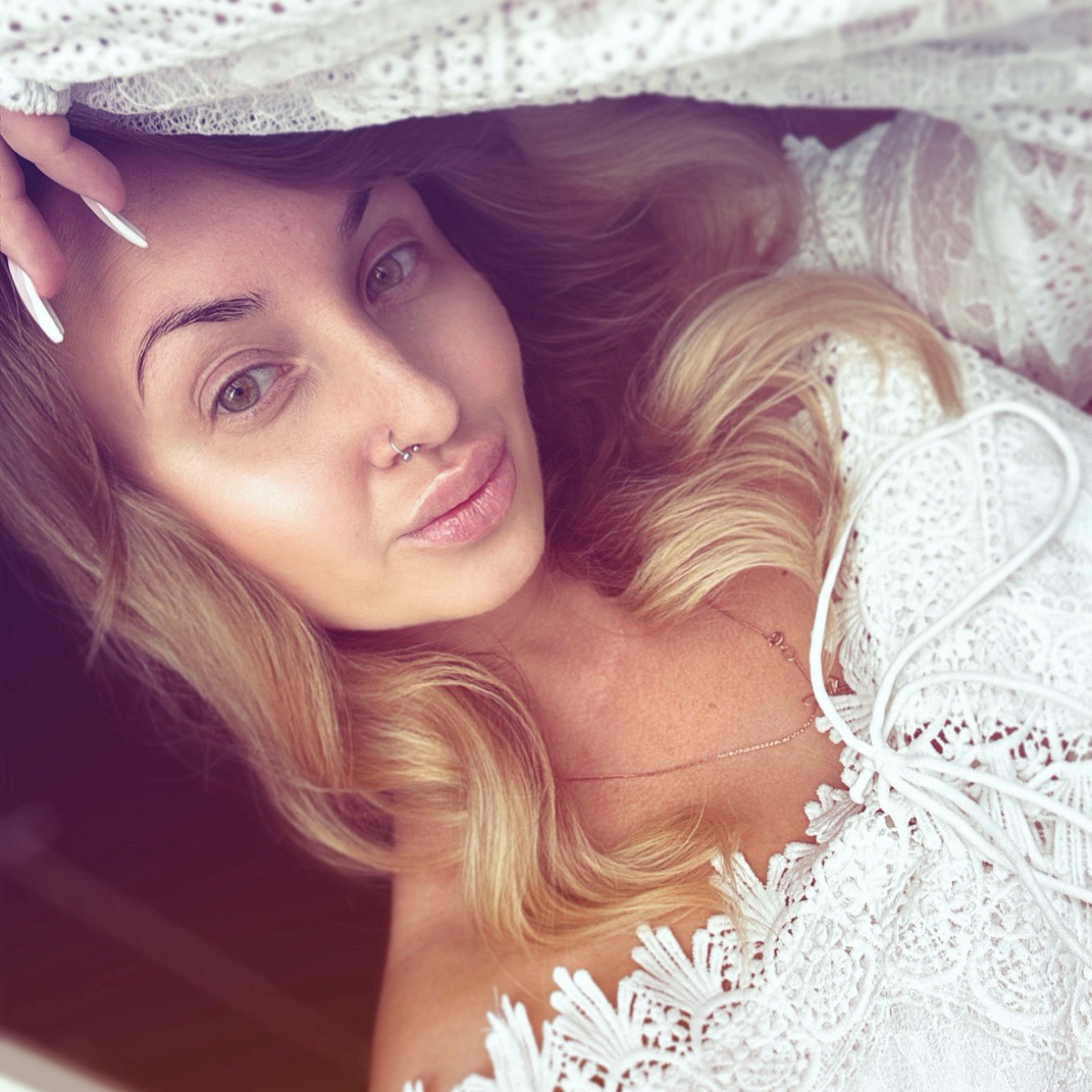 Анна Леонова