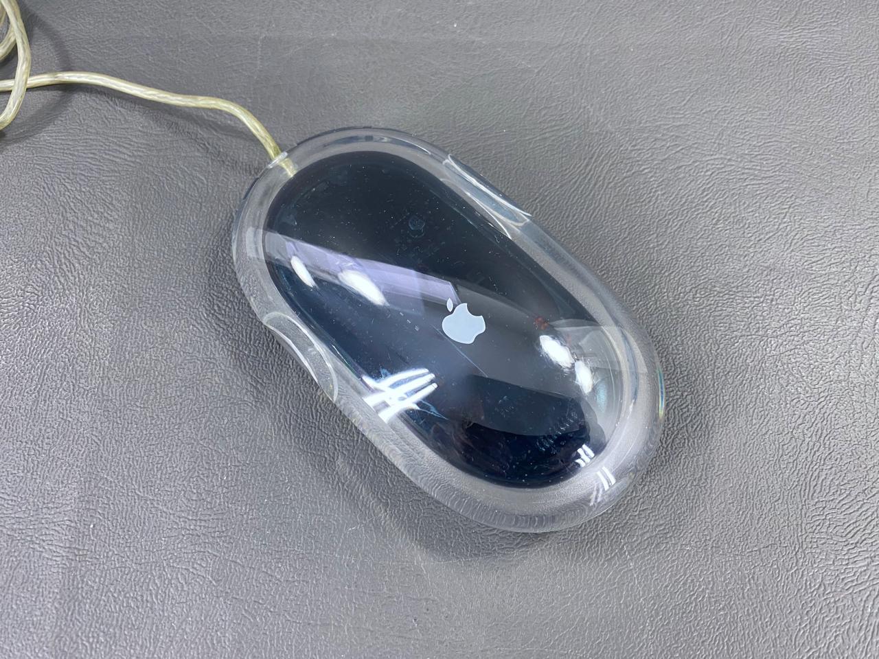 Смотрю краем глаза эфир про эпловский Liquid у Bad Mobile и вспомнил, какой Liquid Glass был при Айве в конце 90-х и начале 2000-х
А пока искал фотки — нашел сайт частной коллекции с архивными моделям... | Сетка — социальная сеть от hh.ru