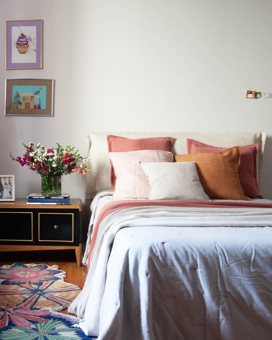 Архитектор Марина Лоташ объединила квартиры для семьи с тремя дочерьми и создала интерьеры, отражающие разные характеры и интересы юных хозяек. Смотрите на сайте wajournal | Сетка — социальная сеть от hh.ru