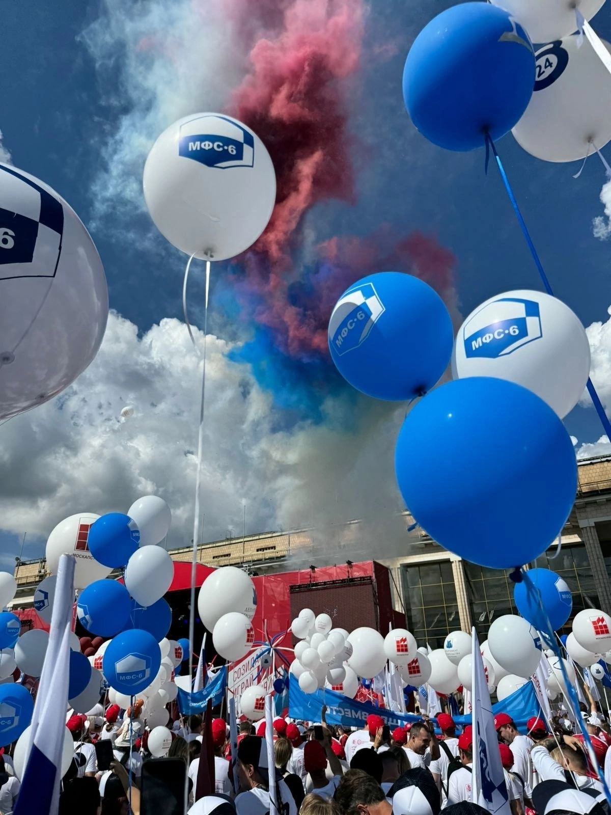 🎈🏟️🎉🧱🏗️️👷‍♂️ День Строителя, Лужники 🙃
10.08.2024 | Сетка — социальная сеть от hh.ru