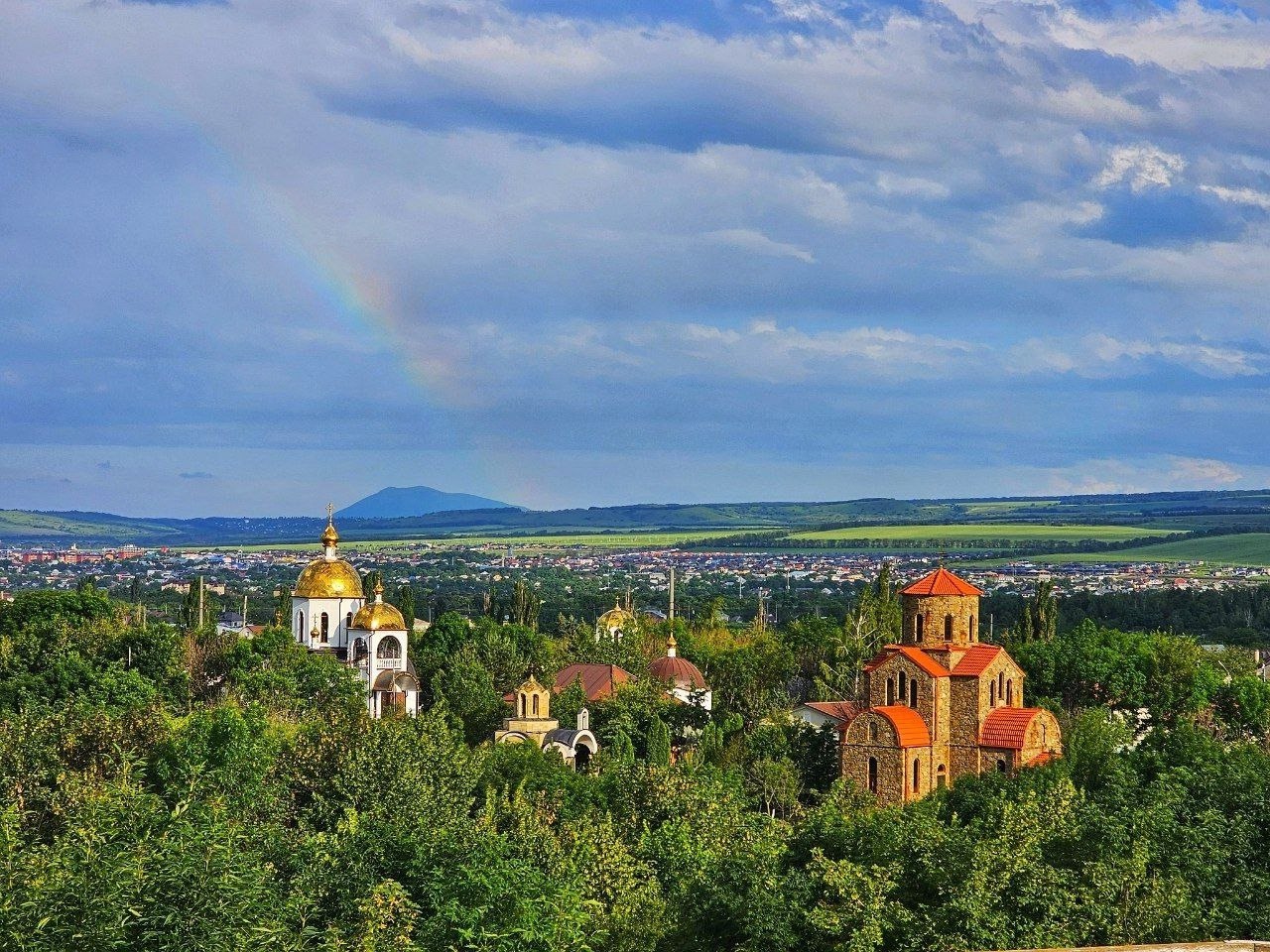 Храмовый комплекс Петра и Павла в Ессентуках
📷 lifesunlife
*Сегодня пятница! А вы ждете выходных?
❤️ — да, очень жду!
👍 — я бы еще поработал
🔥 — вот бы каждый день был выходным* | Сетка — социальная сеть от hh.ru