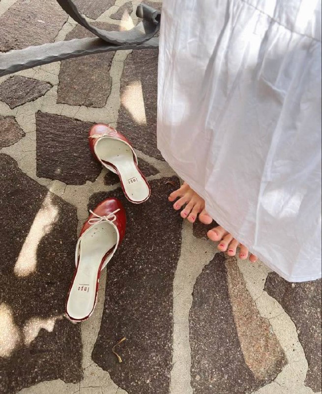 🌟Мягкий и светлый фильтр в ретро-стиле
Если вы любите деликатную, тёплую обработку без перегруза — попробуйте Lush в приложении Tezza | Сетка — социальная сеть от hh.ru