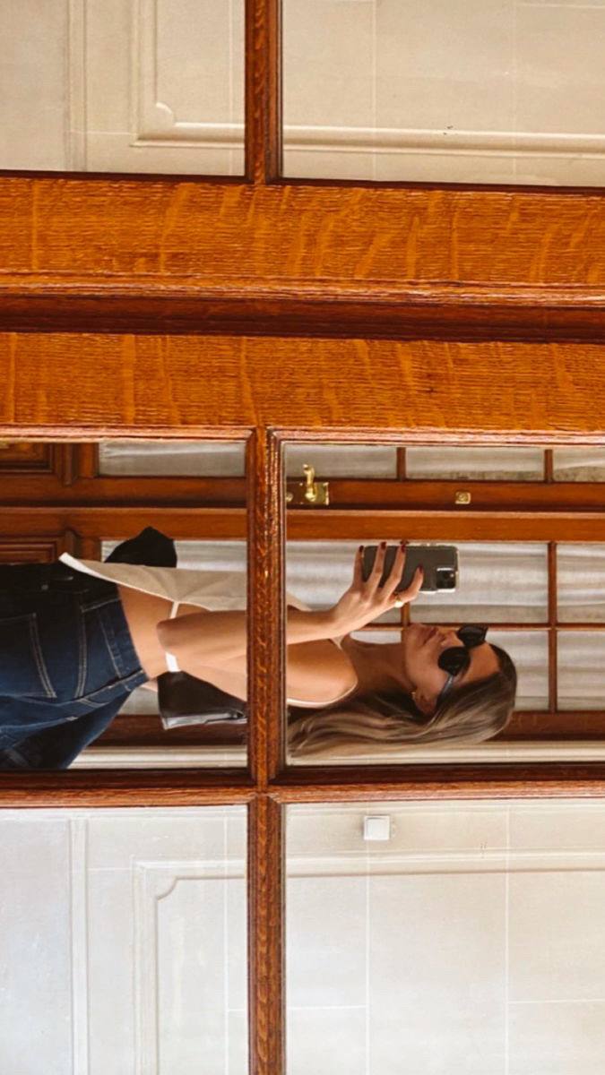 🌟Мягкий и светлый фильтр в ретро-стиле
Если вы любите деликатную, тёплую обработку без перегруза — попробуйте Lush в приложении Tezza | Сетка — социальная сеть от hh.ru