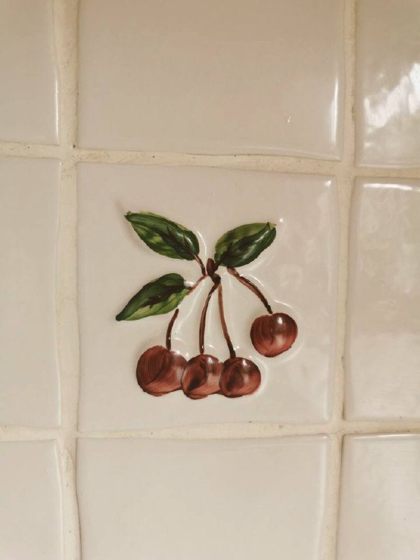 🌟Мягкий и светлый фильтр в ретро-стиле
Если вы любите деликатную, тёплую обработку без перегруза — попробуйте Lush в приложении Tezza | Сетка — социальная сеть от hh.ru