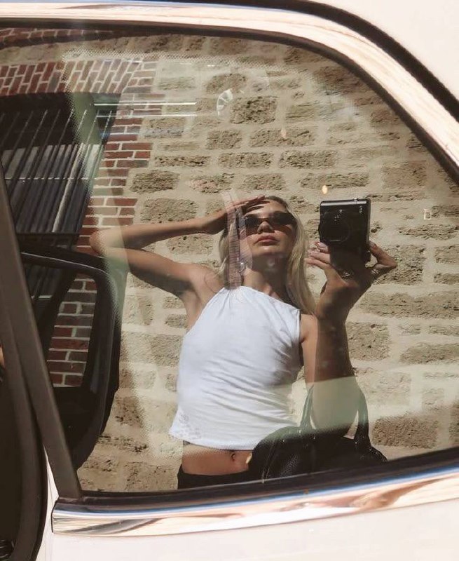 🌟Мягкий и светлый фильтр в ретро-стиле
Если вы любите деликатную, тёплую обработку без перегруза — попробуйте Lush в приложении Tezza | Сетка — социальная сеть от hh.ru