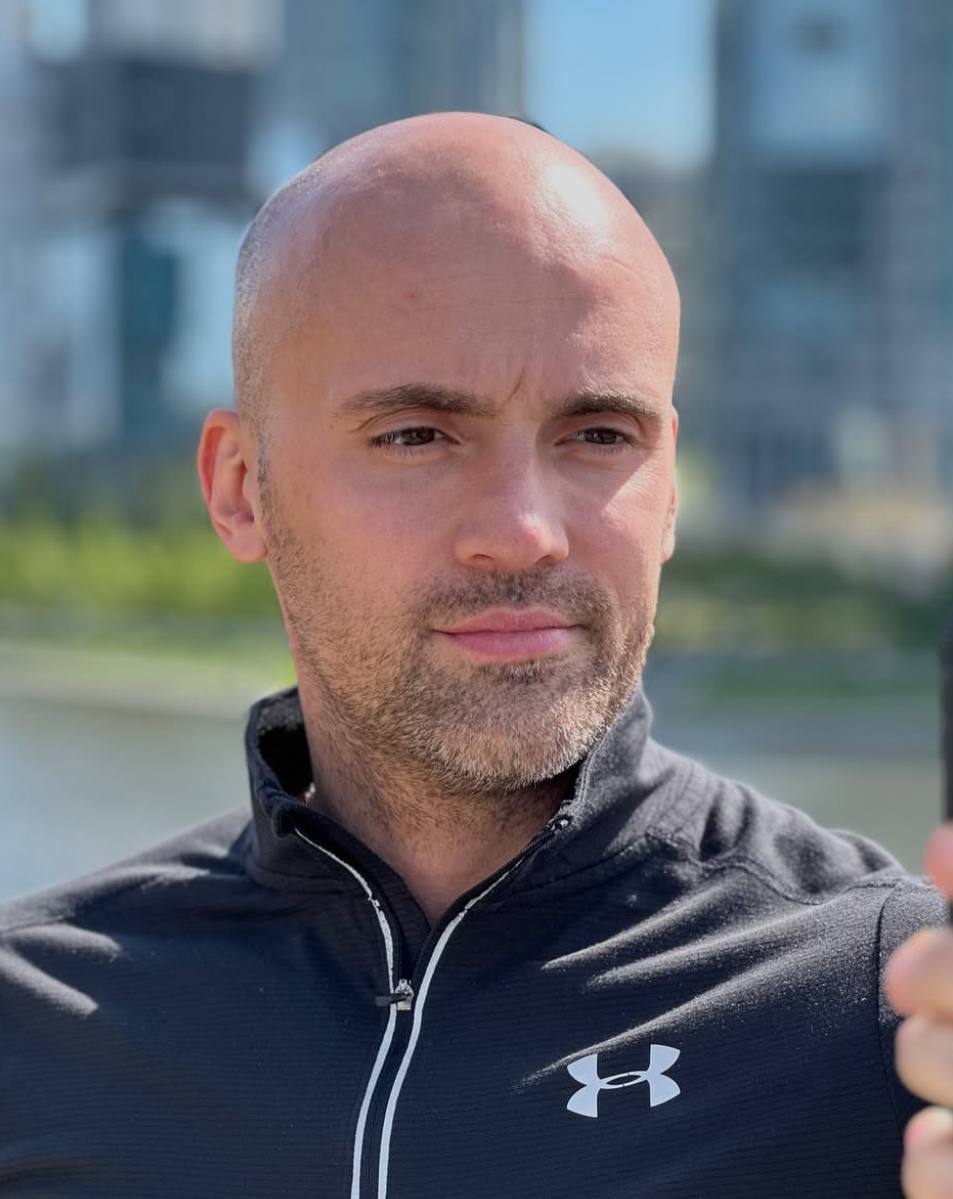 🦾 Стикерпак
🛠 Задача: Создать по фото стикерпак для тг канала
#Идеи
#ИИграфика
#Стикеры | Сетка — социальная сеть от hh.ru