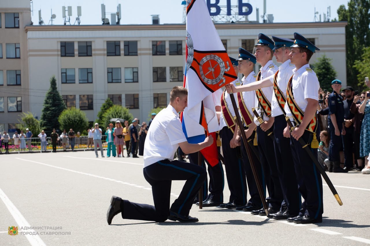 🔔Сегодня в Ставрополе прошло торжественное награждение медалистов
Во Дворце культуры и спорта собрались 618 выпускников краевой столицы, чтобы получить медали Ставропольского края «За особые успехи в ... | Сетка — социальная сеть от hh.ru