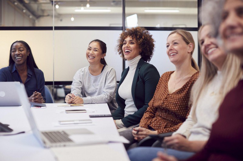 Networks For Women In Hospitality
Supportive Networks for Women in the Hospitality Industry
Women in the hospitality industry can greatly benefit from supportive workplace networks, which are key to i... | Сетка — социальная сеть от hh.ru