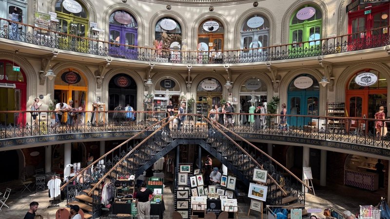 In Leeds Shopping
Leeds: A Hidden Gem for Shoppers
Leeds, nestled between Manchester and York, may not always be the top destination on international travel lists, but it offers a unique experience fo... | Сетка — социальная сеть от hh.ru