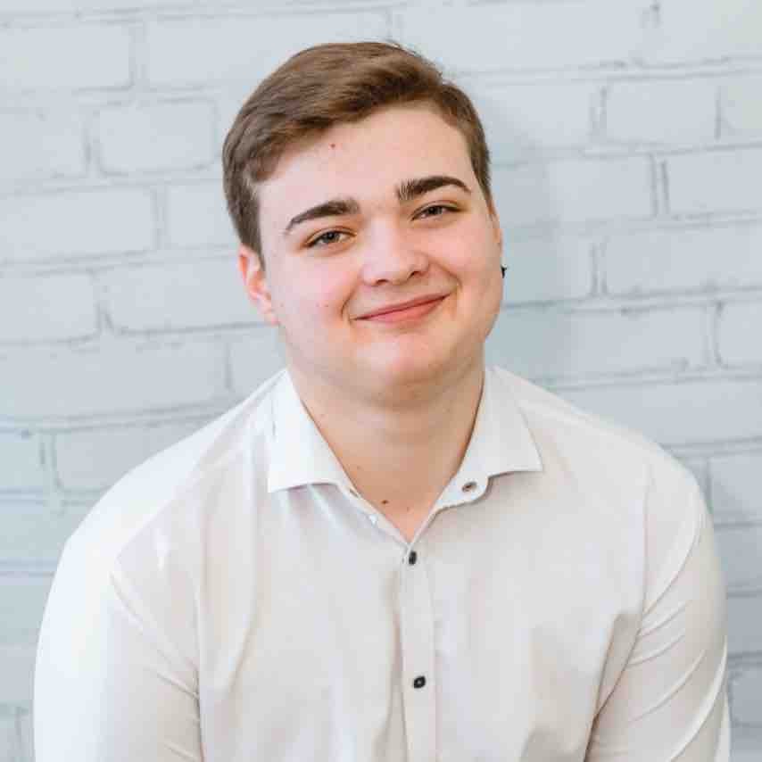 Егор Хмелев