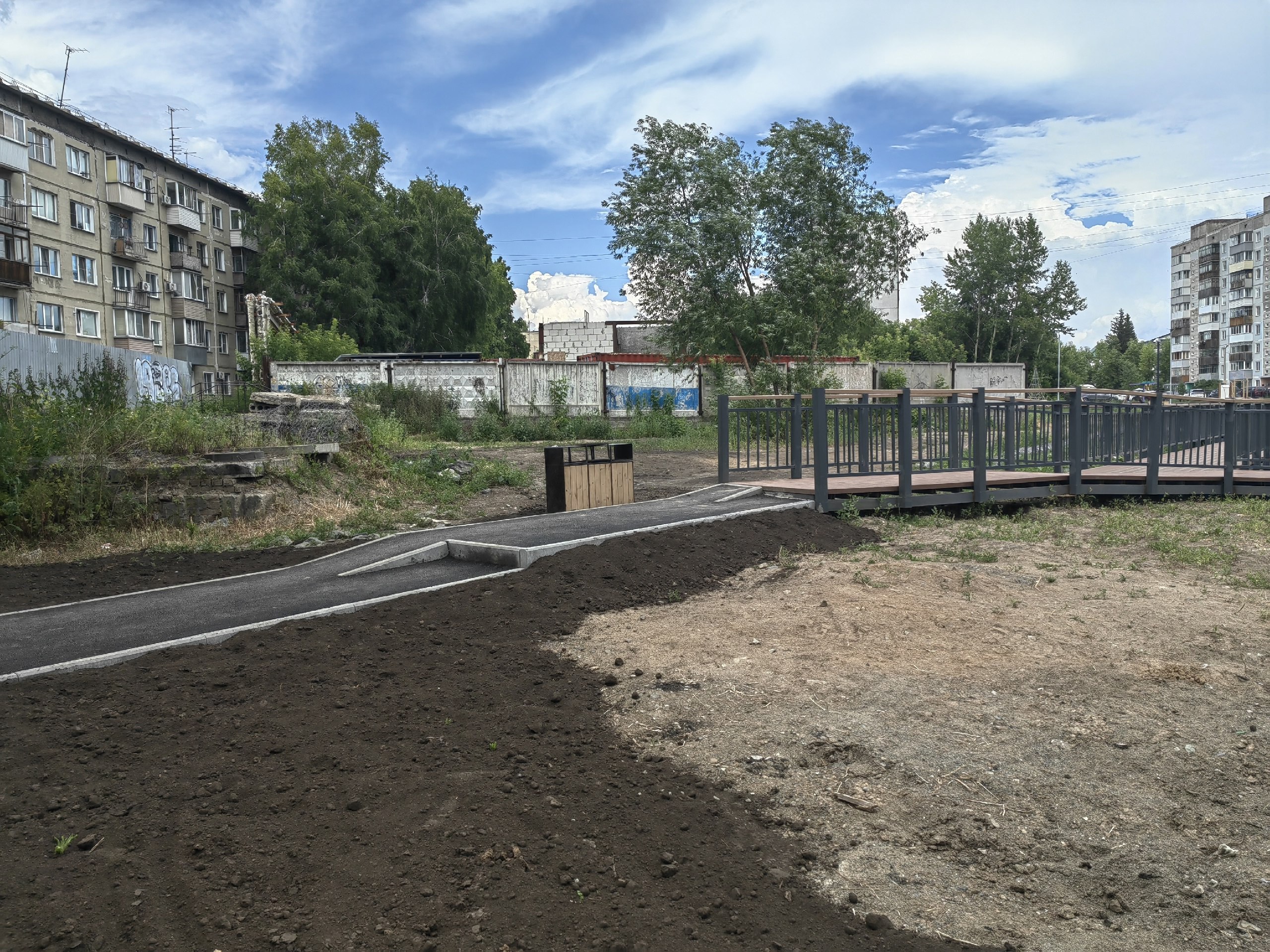 Ура! Сделали тротуар к дорожкам экоПарка! И тротуар от детской поликлиники к остановке вдоль озера
http://vk.com/ob.gorod?w=wall-100380192526416 | Сетка — социальная сеть от hh.ru