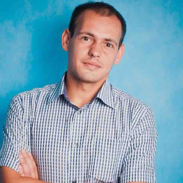 Денис Левин